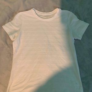 laura scott plain white t